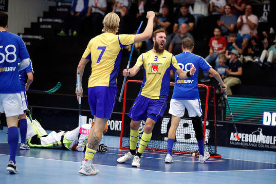 Sveriges Kim Nilsson och Johannes Larsson jublar