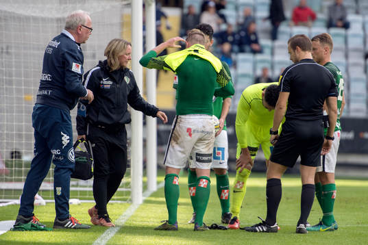 Jönköpings Tommy Thelin får ta på sig målvaktströjan