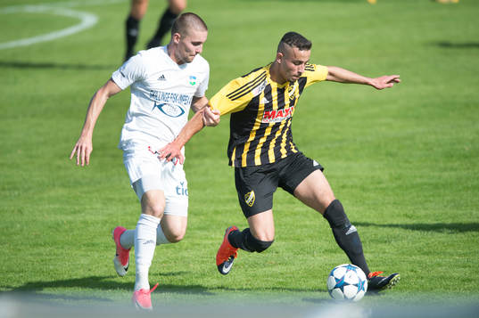 IFK Hässleholms Mohamed Hamdan i matchen i division 2