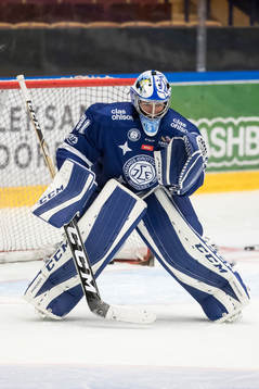 Leksands Julia Åberg  i ishockeymatchen i SDHL mellan