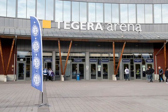Tegera Arena exteriör innan ishockeymatchen i