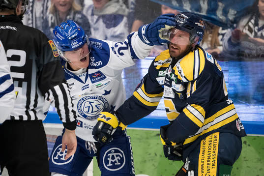 Leksands Martin Grönberg i fight med Södertäljes Stefan