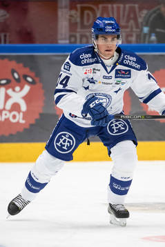 Leksands Oskar Lang  i ishockeymatchen i HockeyAllsvenskan