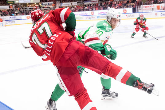 Moras Keaton Ellerby tacklas av Rögles Rögles Rögles Ted