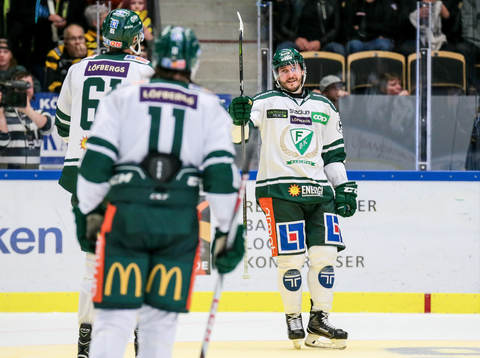 Färjestads Jesse Virtanen jublar
