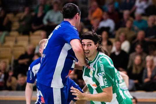 Alingsås Mishels Liaba stoppar Hammarbys Rickard Lönn