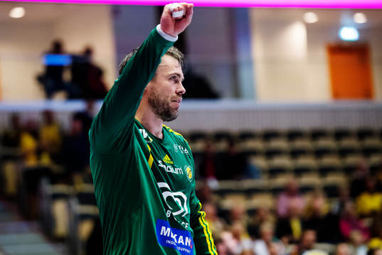 Sävehofs målvakt Per Sandström jublar