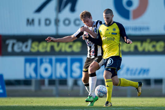 Ängelholms Oliver Stojanovic Fredin och Landskronas Dennis