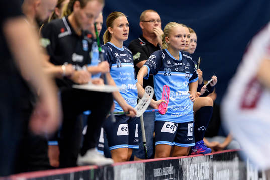 Warbergs Maria Larsson och Amanda Ahola deppar