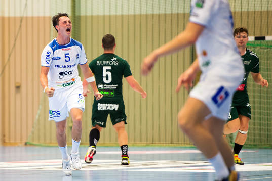 Aranäs Philip Jonsson jublar