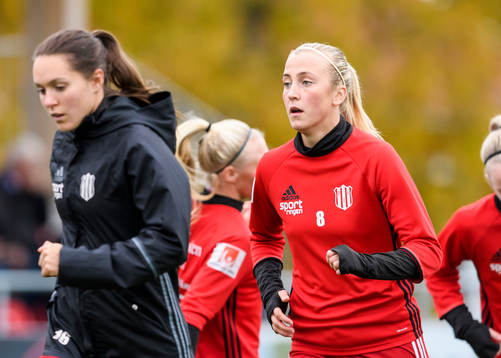 Piteås Julia Karlenäs på uppvärmningen