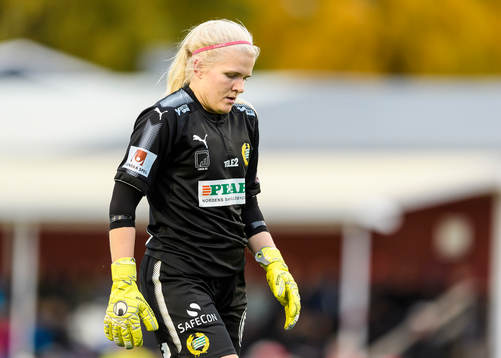 Hammarbys målvakt Emma Holmgren deppar