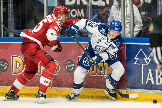 Troja/Ljungby Trojas Simon Fredriksson och Leksands Isak