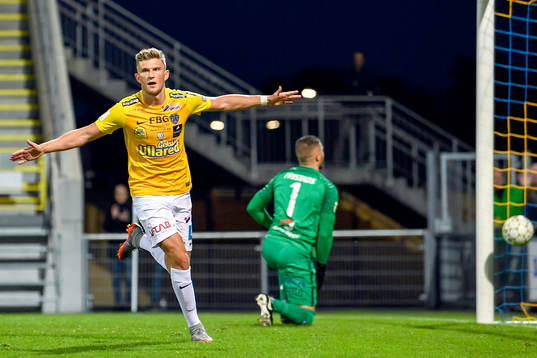 Falkenbergs Erik Pärsson jublar
