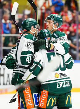 Färjestads Johan Ryno jublar