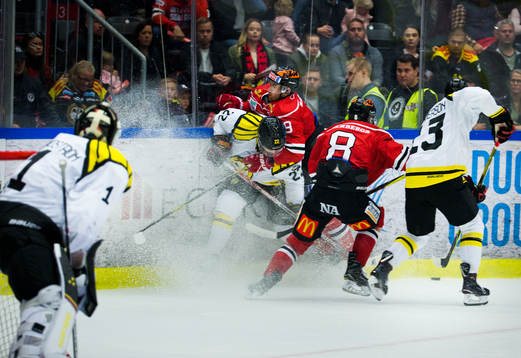 Brynäs målvakt Felix Sandström och Jörgen Sundqvist och