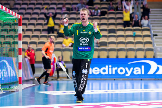 Sävehofs målvakt Per Sandström jublar