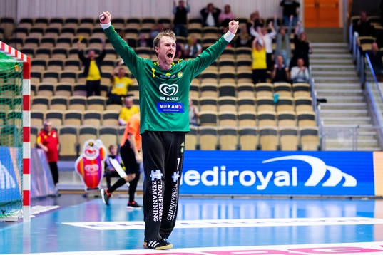 Sävehofs målvakt Per Sandström jublar