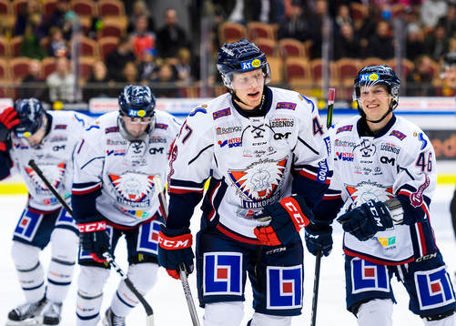 Linköpings Anton Karlsson (m) jublar
