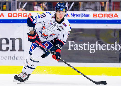 Linköpings Jacob Lilja med pucken