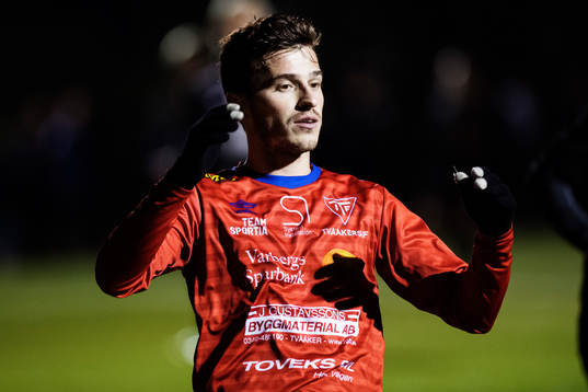 Tvååkers Labinot Syla deppar