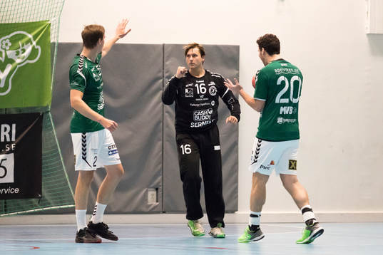 7 Varbergs Daniel Lindgren, målvakt Hans Winge och Charles