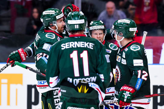 Frölundas spelare jublar