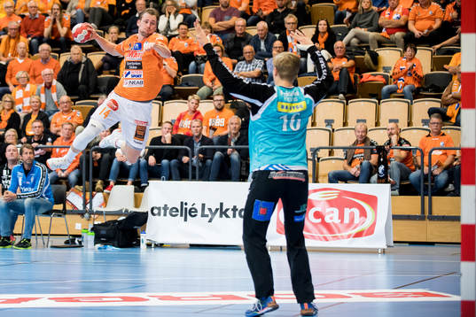 Kristianstads Viktor Hallén och Redbergslids målvakt