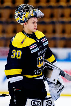 s målvakt Linus Söderström deppar