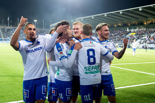 Norrköpings David Moberg Karlsson jublar med sina
