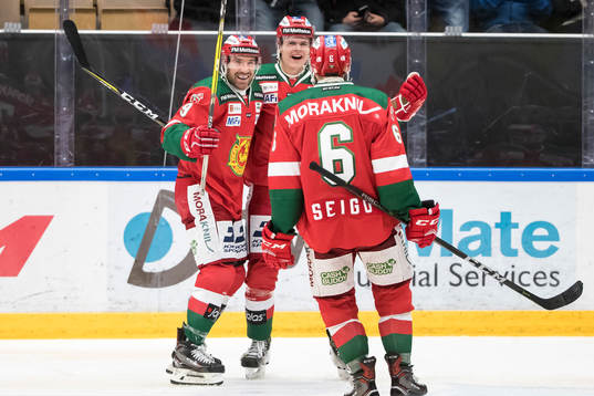 Moras Erlend Lesund jublar