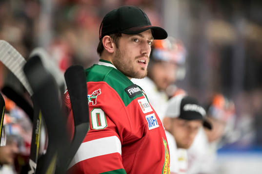 ´Moras målvakt Mattias Pettersson  i ishockeymatchen i
