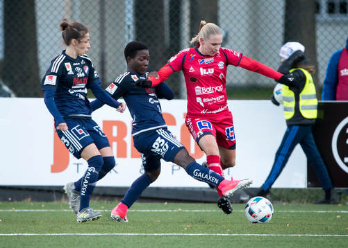 Kvarnsveden Temwa Chawinga i fotbollsmatchen i