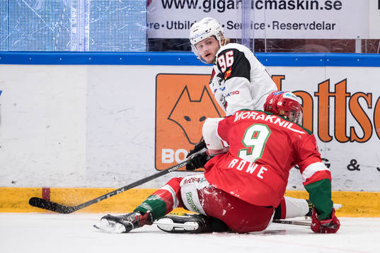 Malmö Redhawks Kim Rosdahl och Moras Andrew Rowe  i
