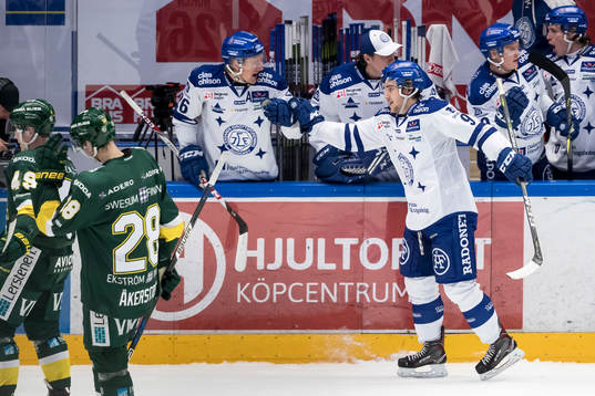 Leksands Emil Bemström jublar efte r1-0