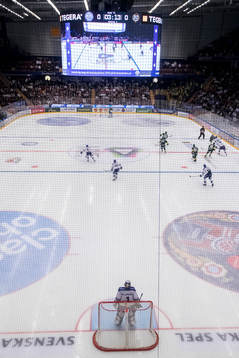 Tegera Arena i ishockeymatchen i Hockeyallsvenskan mellan