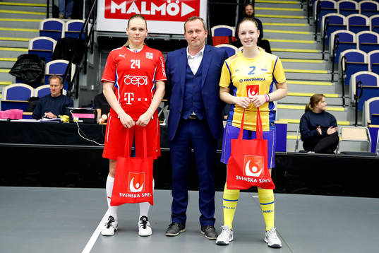 Tjeckiens Denisa Ratajova och Stephanie Boberg
