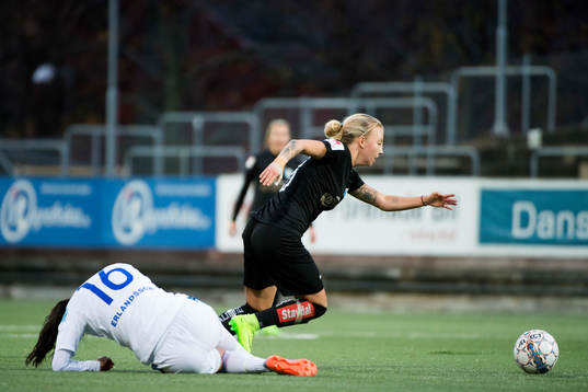 Djurgårdens Tempest-Marie Norlin och Göteborgs Nathalie