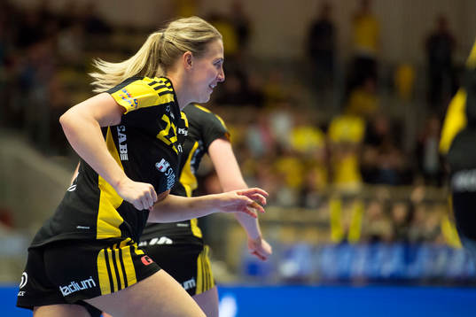 Sävehofs Johanna Alm jublar