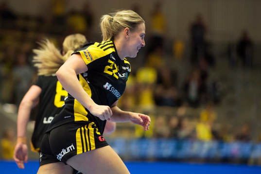 Sävehofs Johanna Alm jublar