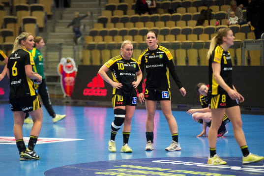 Sävehofs Hanna Örtorp och Joanna Lindvall Haggren deppar