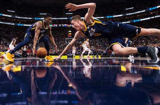 Utahs Donovan Mitchell och Jonas Jerebko