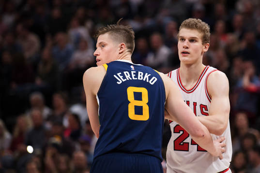 Utahs Jonas Jerebko och Chicagos Lauri Markkanen