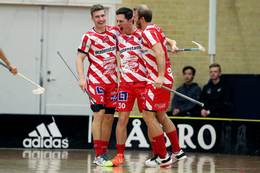 Pixbos William Lindh och Anton Eriksson jublar