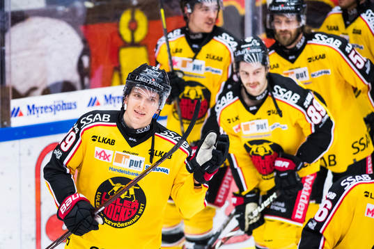 Luleås Axel Levander jublar