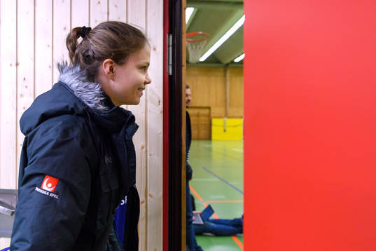 Olivia Mellegård innan en träning med det svenska