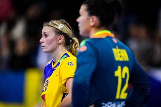 Sveriges Isabelle Gulldén deppar i matchen mellan Sverige