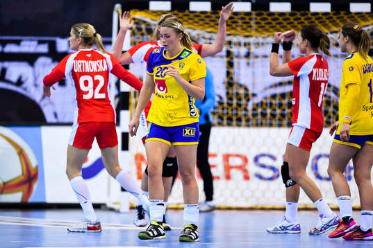 Sveriges Isabelle Gulldén deppar i matchen mellan Sverige