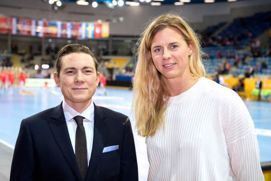 Niklas Jarelind och Linnea Torstenson, kommentatorer SBS