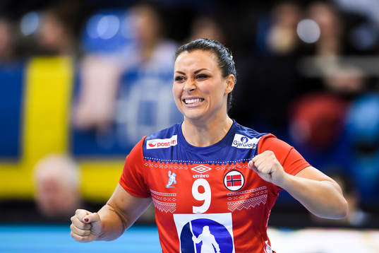 Norges Nora Mørk jublar i matchen mellan Norge och Ungern